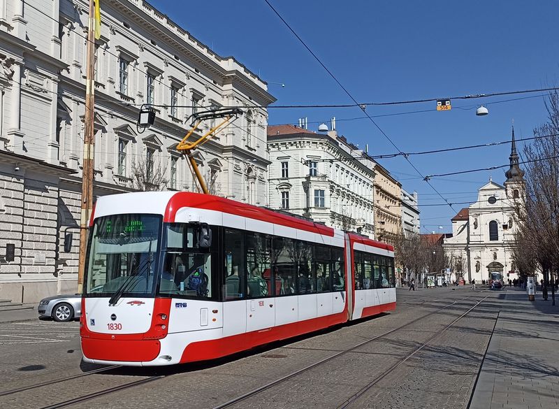 Ke konci bøezna 2022 jezdí v Brnì už 19 tramvají EVO2 zkompletovaných v dílnách místního DP. V pøípravì jsou další 3. Kromì linky 4 tak už tyto vozy potkáte i na dalších linkách.