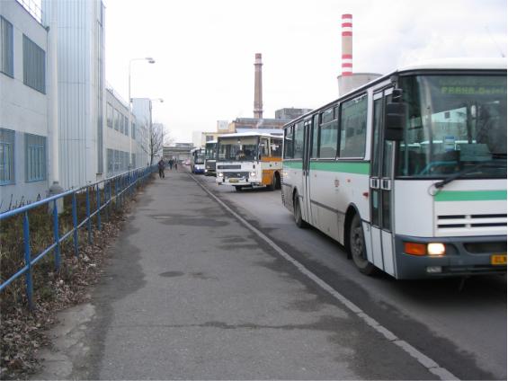 Jednotný rozjezd autobusù ve 14:20 ze zastávky Kladno, Újezd, neboli pøed branami POLDI Kladno.