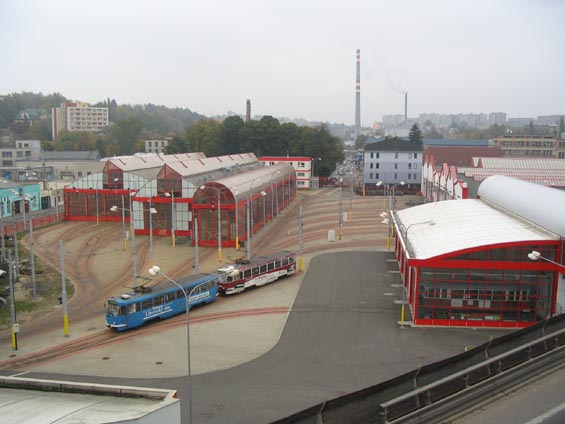 Od architekta Kotase pochází nejen tato tramvajová vozovna, ale i liberecké autobusové nádraží a terminál MHD Fügnerova.