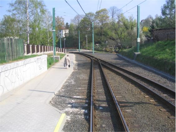 Na tomto úseku trati do Jablonce se snad do budoucna poèítá s druhou kolejí.