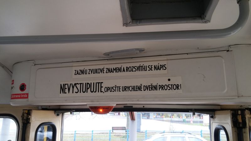 V bìžnì provozních vozech T3SUCS jsou dochovány i tyto pùvodní nápisy. V aktivním nebo alespoò èásteèném provozu je tìchto tramvají ještì cca 35.
