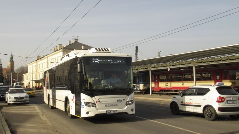 Z monotónnosti nových autobusů SOR dopravce ČSAD Vsetín pro Opavsko a Vítkovsko vystupuje 8 autobusů Scania Citywide Suburban LE.