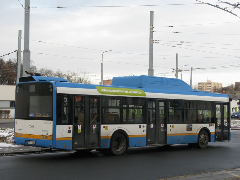 Standardních 12metrových Solarisů bylo dodáno 90, kloubových verzí 15. Tento obří nákup nových plynových autobusů dotovala z velké části EU. Ostravský DP tak mohl vyřadit většinu autobusů starších 10 let, klasické vysokopodlažní Karosy tak zde najdete už jen ve velmi omezeném počtu 10 kusů.