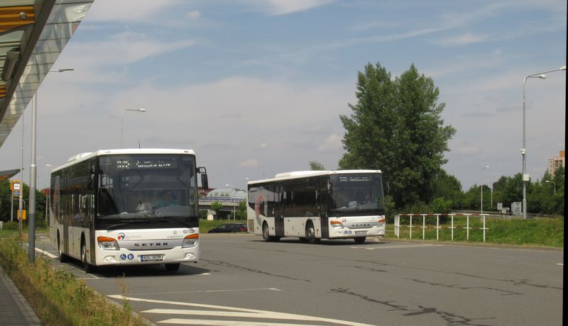 Dopravce Z-Group poøídil v roce 2018 pro linky v Moravskoslezském kraji celkem 50 autobusù Setra. Dva z nich byly vyfoceny v terminálu Dubina na jižním okraji Ostravy.