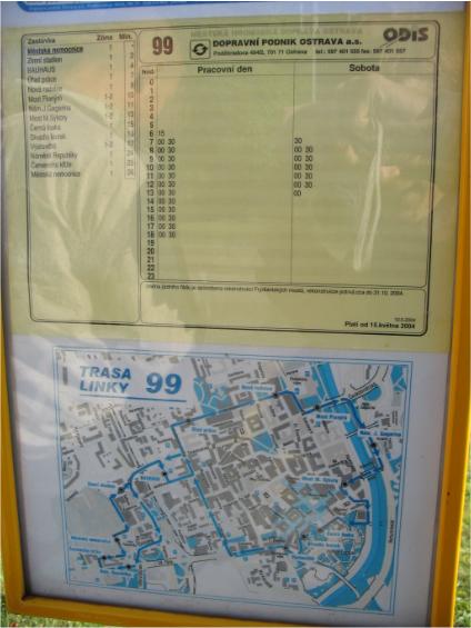 Mikrobusová linka 99 se dá pøirovnat i rozsahem informací na zastávce k pražské lince 291. Výlukový jízdní øád umí sdìlit, o jakou výluku jde a kdy skonèí.