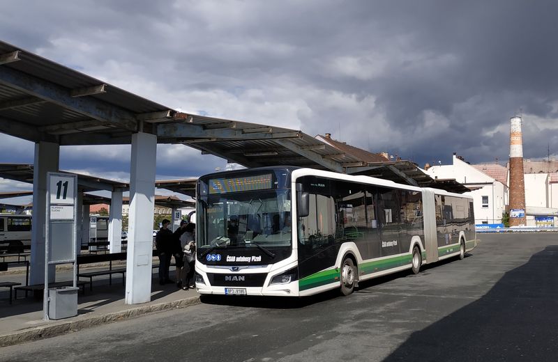Po opuštìní regionální autobusové dopravy v celém Plzeòském kraji novì provozuje místní ÈSAD už jen 2 pøímìstské linky 55 a 66 do Vejprnic a Tluèné vèetnì noèní linky N55. Od prosince 2020 zde nasazuje 4 standardní a 2 kloubové autobusy MAN. Ty kloubové jsou už nové generace, které jsou v ÈR prvními vozy svého druhu.