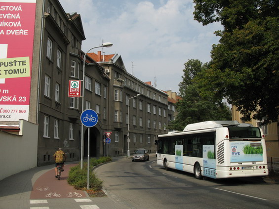 Západní èást vnitøního mìstského okruhu kolem historického centra. Díky rovinatému terénu není hlavním dopravním prostøedkem v Prostìjovì MHD, ale jízdní kolo.