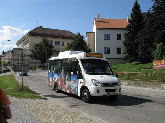 Od roku 2010 jezdí v centru Tábora dvì minibusové linky 60 a 61. Zdejší dopravce na nich provozuje tøi vozy Iveco Stratos.