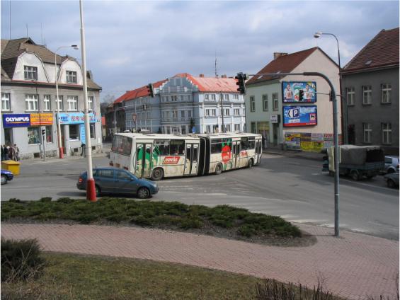 Nejrušnìjší køižovatka v Táboøe, kudy projíždìjí všechny linky MHD. Odtud zajíždìjí na autobusové nádraží.