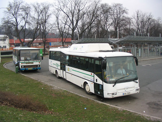 Vozový park autobusù na regionálních linkách obnovuje dopravce OSNADO plynovými nízkopodlažními SORy (Ekobusy).