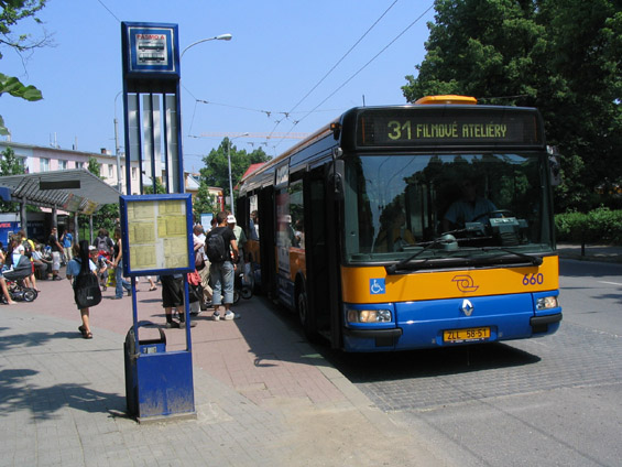Standardní Citybus na další ze zastávek v centru Zlína - Námìstí Míru.