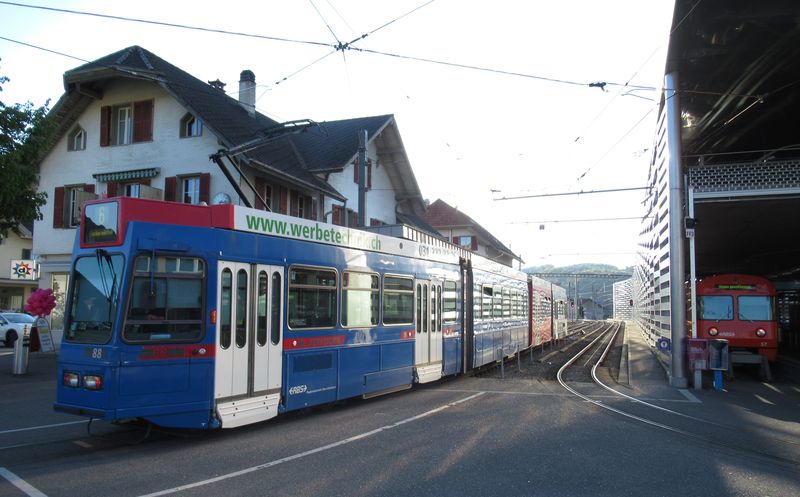 Koneèná pøímìstské linky 6 v mìsteèku Worb, kde se potkává s vlakovou linkou S7. V roce 2005 zde byla zøízena smyèka, aby na lince 6 mohly jezdit i mìstské tramvaje Siemens Combino.