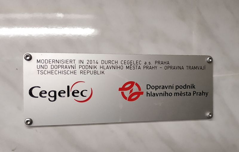 Rekonstrukci tramvaje è. 22 provedl v roce 2014 pražský dopravní podnik ve spolupráci s firmou Cegelec. Zbylé dvì tramvaje KT8D5 byly po dodání nových Flexity odprodány do Prahy, kde dnes jezdí rekonstruované pod èísly 9056 a 9098.