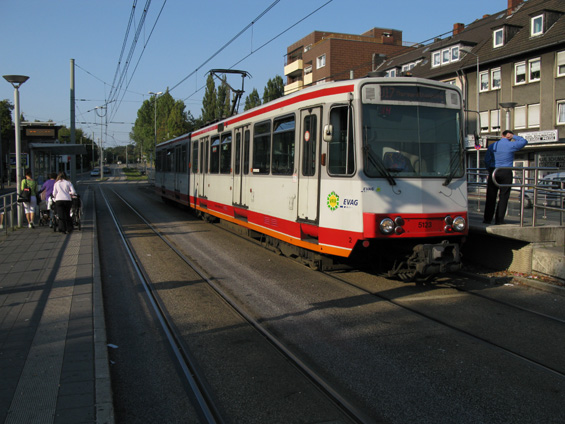 Koneèná linky U17 Buerer Strasse, kde navazuje linka 301 do Gelsenkirchenu.