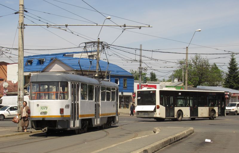 Koneèná linek 8, 11 a 23 „Zetarilor“ v jižní èásti bukureš�ské tramvajové sítì, která èítá cca 150 km. Na mnoha místech na tramvaje navazují autobusy, které jsou oproti pøestárlým a vysokopodlažním tramvajím mnohem modernìjší. I tato Citara už ale mají kolem 10 let.