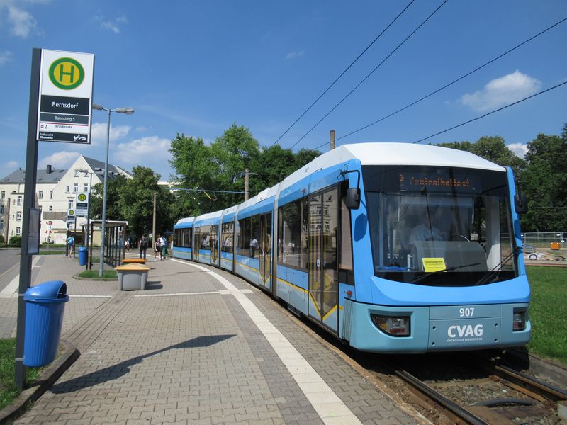 Koneèná linky 2 Berndsodrf. Mimo vlakotramvají funguje v Chemnitz 5 tramvajových linek. Dosud neobsazené èíslo 3 bude využito již od prosince 2017 na nové trati do zastávky Technopark.
