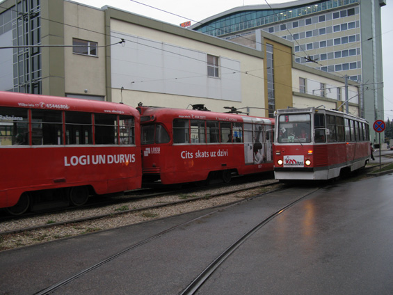 Odboèka z hlavní trati v centru pro linku 3 do obratištì Cietoksnis. Aby tramvaj odboèila do jednokolejky, jede chvíli po koleji v protismìru.