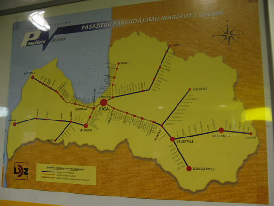Železnièních tratí v Lotyšsku moc nenajdete. Centrálním bodem železièní sítì je hlavní mìsto Riga.