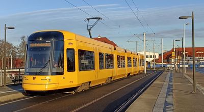 Nejvt sask msto a tramvajov velmoc na Labi kousek za naimi hranicemi nabz skvl srovnn rozsahu a kvality veejn dopravy s podobn velkmi msty u ns. Jako soust bval NDR se tak zde ...