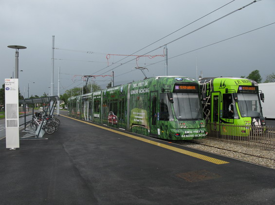 Koneèná na nové trati do Bernexu. Tramvaje tu nahradily trolejbusy (linku 19). Z tramvaje mùžete pøesednout na kolo, které si zde mùžete uschovat.