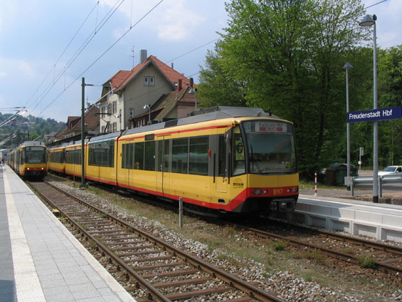Døívìjší koneèná S-Bahnu ve mìstì Freudenstadt. Od prosince 2006 se jezdí až do Eutingenu.