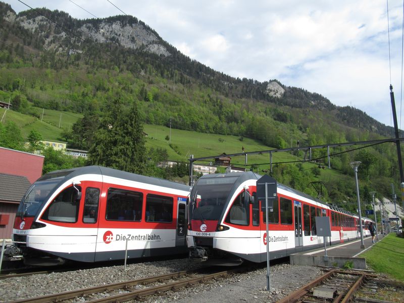 Spoleènost Zentralbahn provozuje úzkorozchodné linky S4 a S5 a jejich odvozeniny, které vedou z Lucernu smìrem na jih – jedna vìtev smìøuje až do alpského støediska Interlaken. Tyto linky jsou souèástí S-Bahn „Centrální Švýcarsko“, který funguje od roku 2004. Zde již na jednokolejné trati se potkávají vlaky ve stanici Alpnachstadt, kde lze pøestoupit na zubaèku smìr Pilatus.