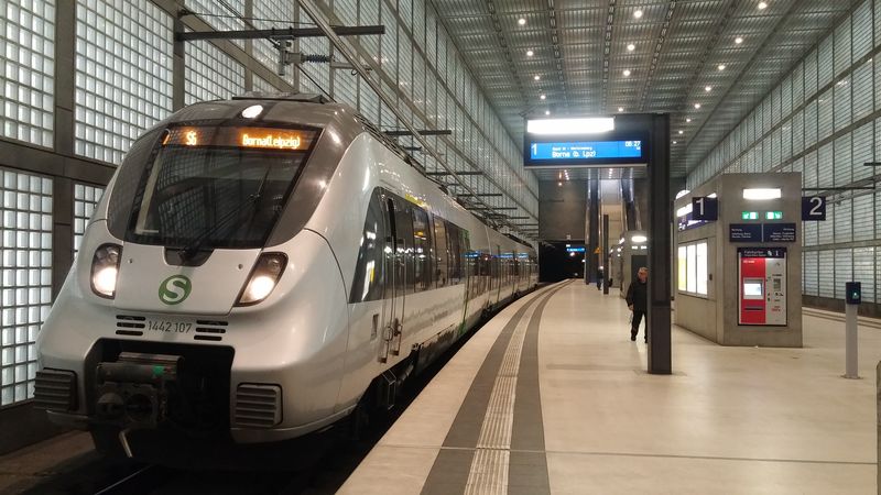 Metro S aneb nový železnièní tunel pod centrem mìsta byl otevøen v roce 2013 a výraznì zrychlil dostupnost Lipska ze širokého okolí. Do spoleèného dvoukolejného úseku se sjíždí celkem 6 linek v souhrnném intervalu 5 minut.