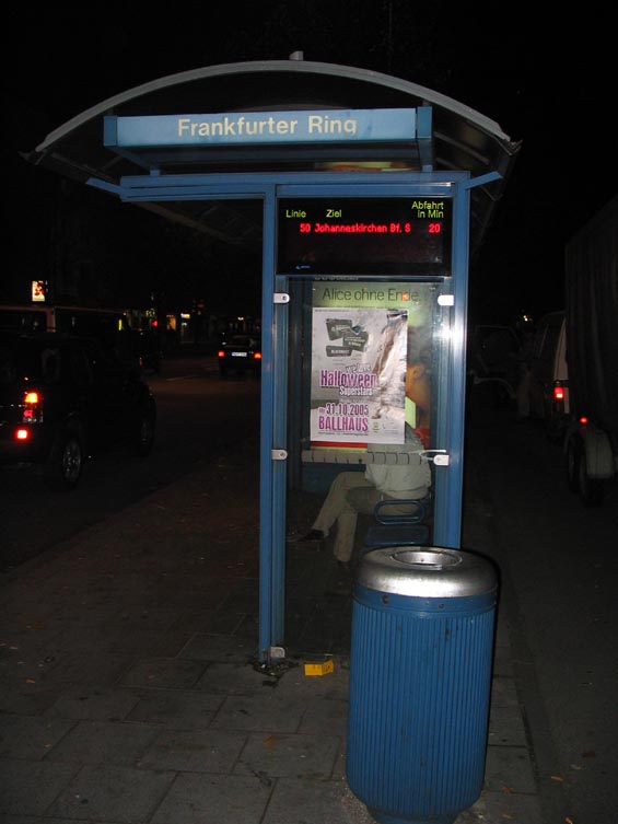 V Mnichovì se podobnì jako u tramvají rozšiøují digitální panely s aktuální informací o odjezdu nejbližších autobusù.