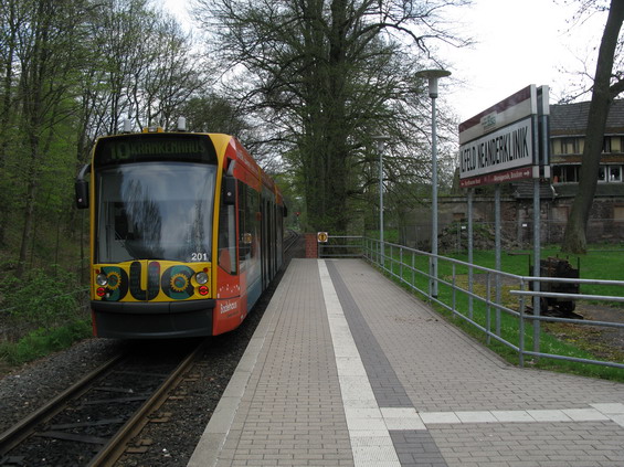 Koneèná zastávka linky 10 ve vesnici Ilfeld. Dál už pokraèují jen motorové výletní vlaky do pohoøí Harz.