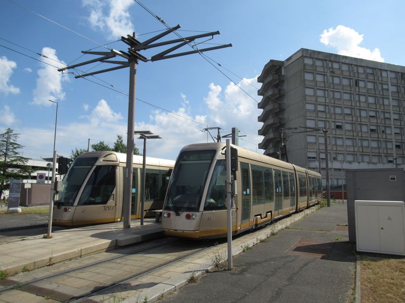 Jižní koneèná linky A Hopital de La Source. Linka se zde pomìrnì hodnì klikatí, aby dojela kolem tramvajové vozovny až do rozlehlého nemocnièního areálu.