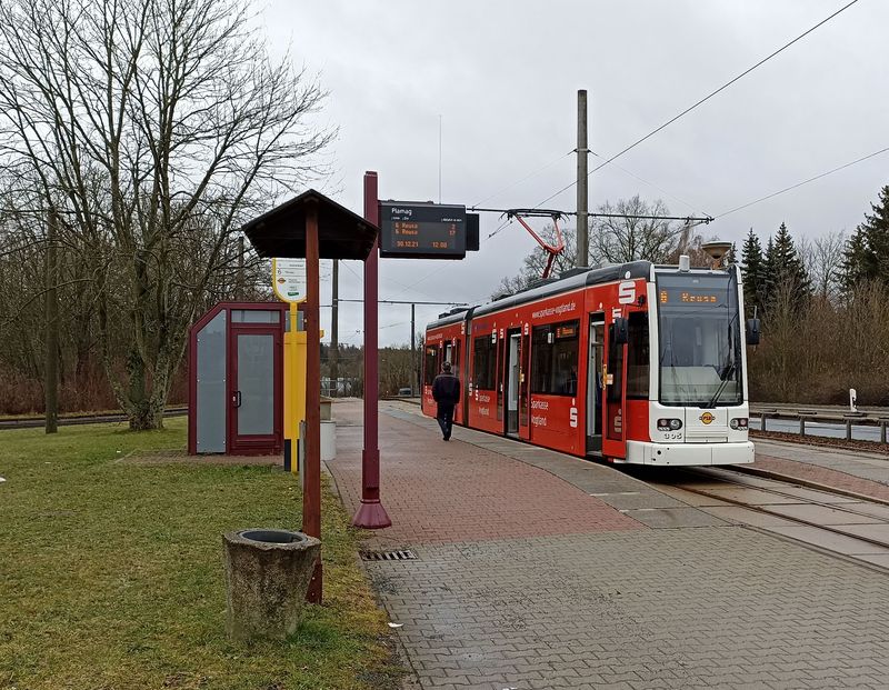 Opaèná koneèná linek 5 a 6 Plamag severozápadnì od centra. Od roku 2013 bylo postupnì poøízeno 9 dvouèlánkových tramvají od Bombardieru. Prvních 6 bylo dodáno do roku 2014, poslední tøi pak v roce 2017.