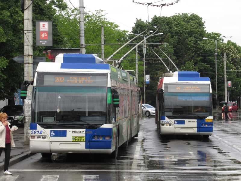 V roce 2011 byla místní flotila trolejbusù obnovena 24 ojetými vozy ze švýcarského Lausanne, odkud si také ponechaly pùvodní nátìr. Trolejbusy jezdí na linkách 44 a 202 a obì vyjíždìjí od jižního nádraží a dodnes jich je k dispozici cca 20.