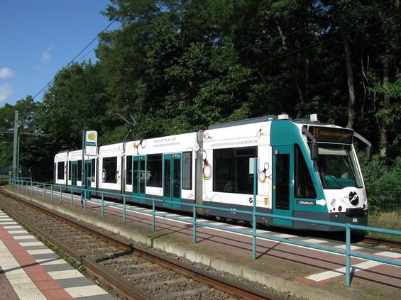 Na jihozápadì mìsta zajíždìjí tramvaje i do zdejších lesù. Zde konèí linka 91 u nádraží Pirscheide.