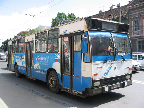 Autobus Rocar UDM 112 z 90. let s motorem uprostøed, dnes již odstavený z provozu.