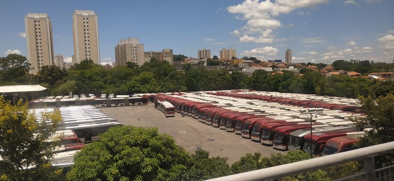 Garáže poblíž nadzemní estakády linky metra è. 5 nedaleko autobusového terminálu Capelinha. Zde je uskladnìna také vìtšina dvoukloubových autobusù v Sao Paulu, které jsou vypravovány právì hlavnì na linky sem do jihozápadní èásti mìsta.