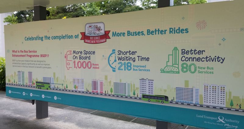 Koncem roku 2017 byl dokonèen pìtiletý program zvýšení kvality autobusové dopravy v Singapuru, který pøinesl zkrácení intervalù na stávajících linkách, 80 zcela nových linek a dalších 1000 autobusù k již existujícím 4000. Výsledkem tohoto procesu jsou právì také zelené autobusy a zcela nový pøístup k uzavírání smluv na jednotlivé linky.