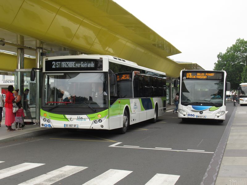 Regionální autobus systému Lila se na hlavním autobusovém terminálu potkává s mìstským autobusem systému STRAN. Nìkteré jízdní doklady umožòují kombinaci tìchto systémù, a to i s železnicí.