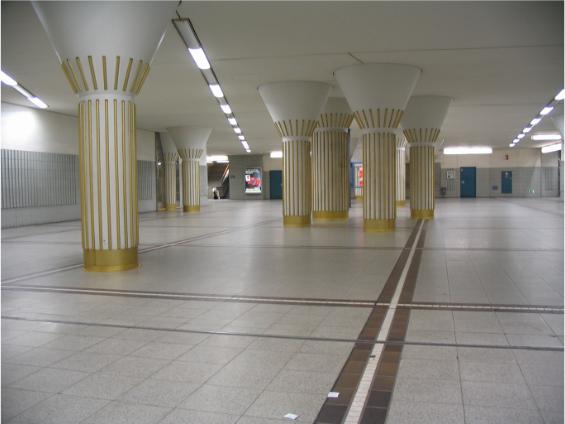 vestibul stanice U-bahnu Bockenheimer Warte