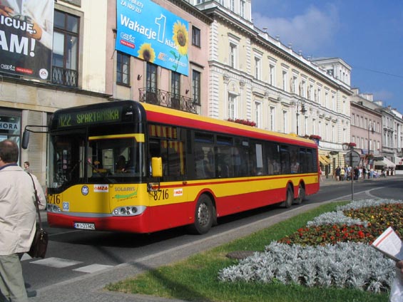 Patnáctimetrové Solarisy se ve Varšavì vyskytují velmi èasto.