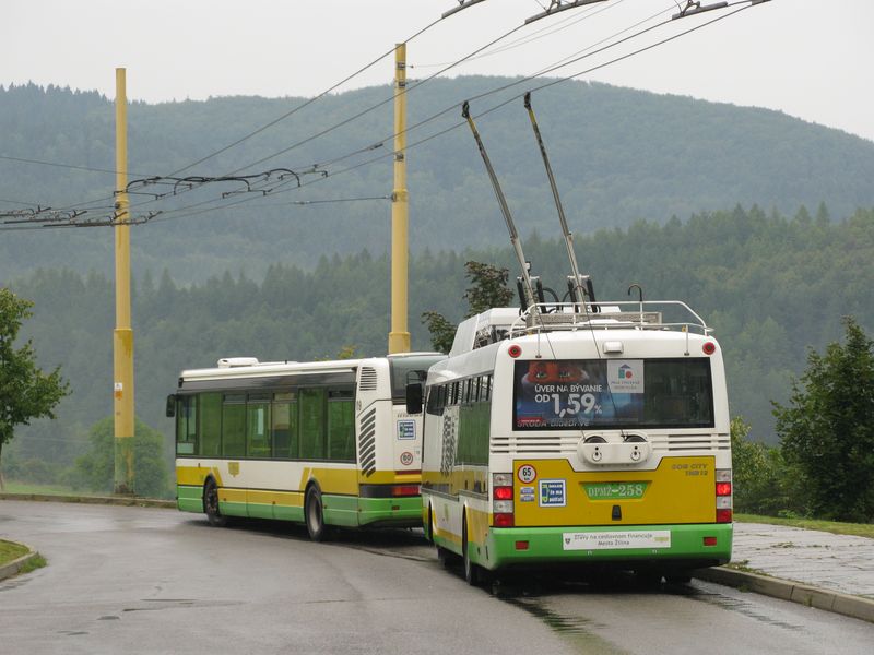 Koneèná zastávka na konci kopcovitého sídlištì Hájik. Jezdí sem trolejbusové linky 6, 7 a 16 a konèí zde tak autobusové linky 27 a nová linka 67. Ta vznikla teprve v roce 2014 a jezdí jen v sezonì a jen o víkendech, pøièemž kopíruje celou trasu trolejbusové linky 7 a pokraèuje na východì k žilinské pøehradì, kam již troleje nevedou.